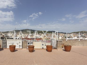 Penthouse with lift to rent in Sarrià - Sant Gervasi