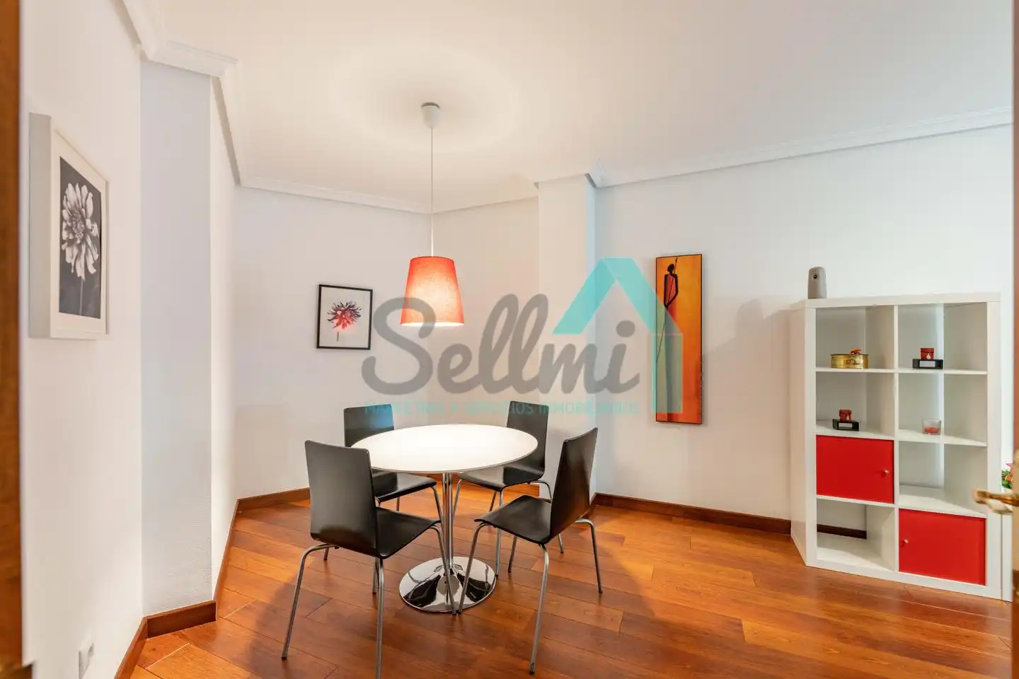Comedor de Piso en venta en Oviedo  con Calefacción y Parquet