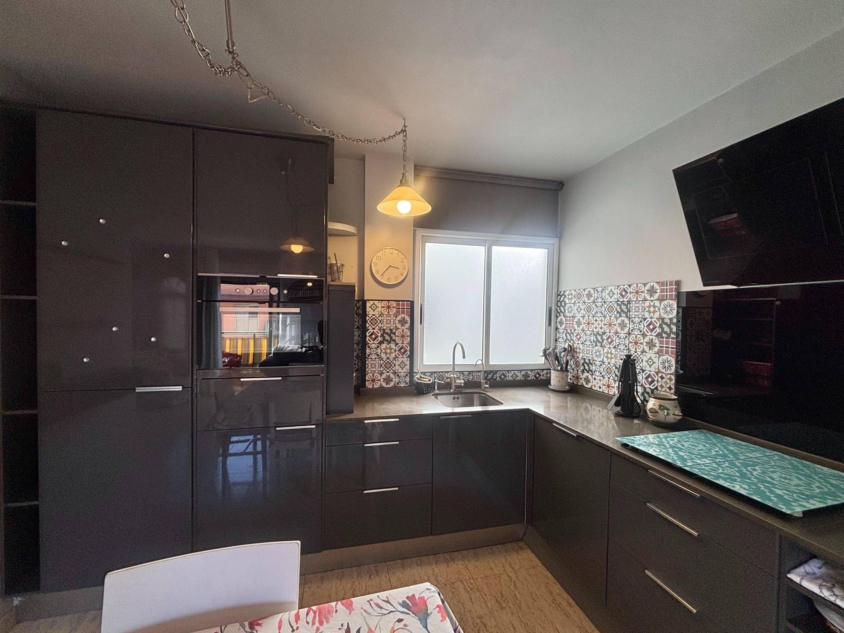 Küche von Wohnung zum Verkauf in Candelaria mit Klimaanlage und Balkon