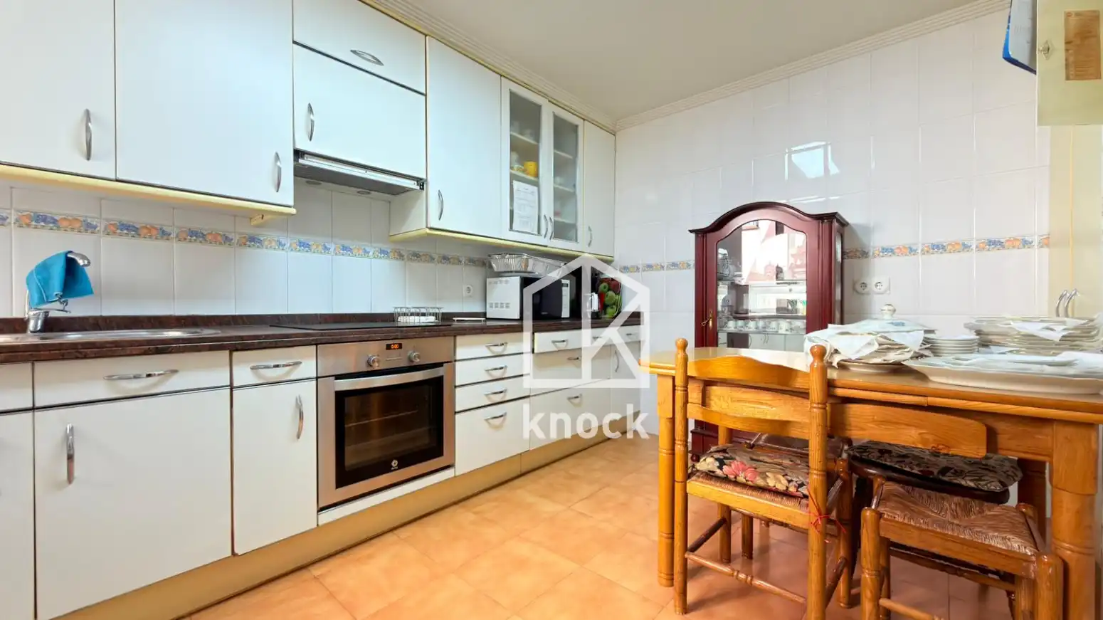 Kitchen of Flat for sale in Oviedo   with Heating and Parquet flooring