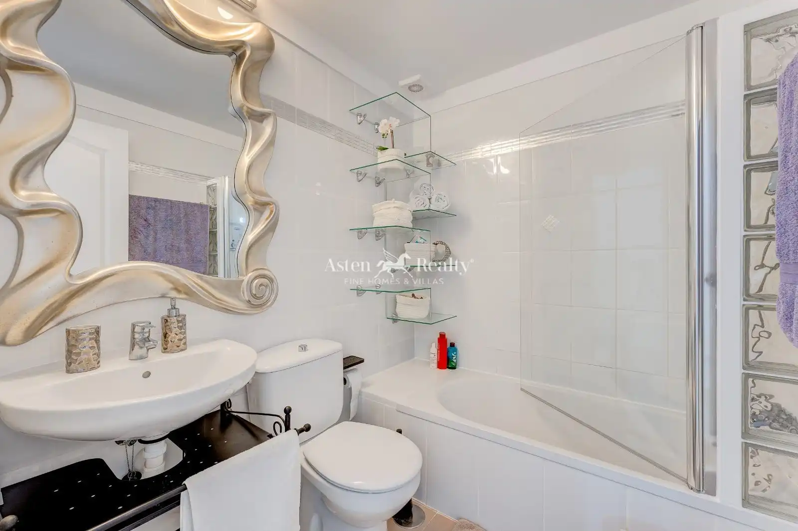 Bathroom of Apartments for sale in San Cristóbal de la Laguna  with Terrace, Swimming Pool and Furnished