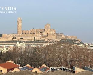 Vista exterior de Àtic en venda en  Lleida Capital amb Calefacció, Jardí privat i Terrassa