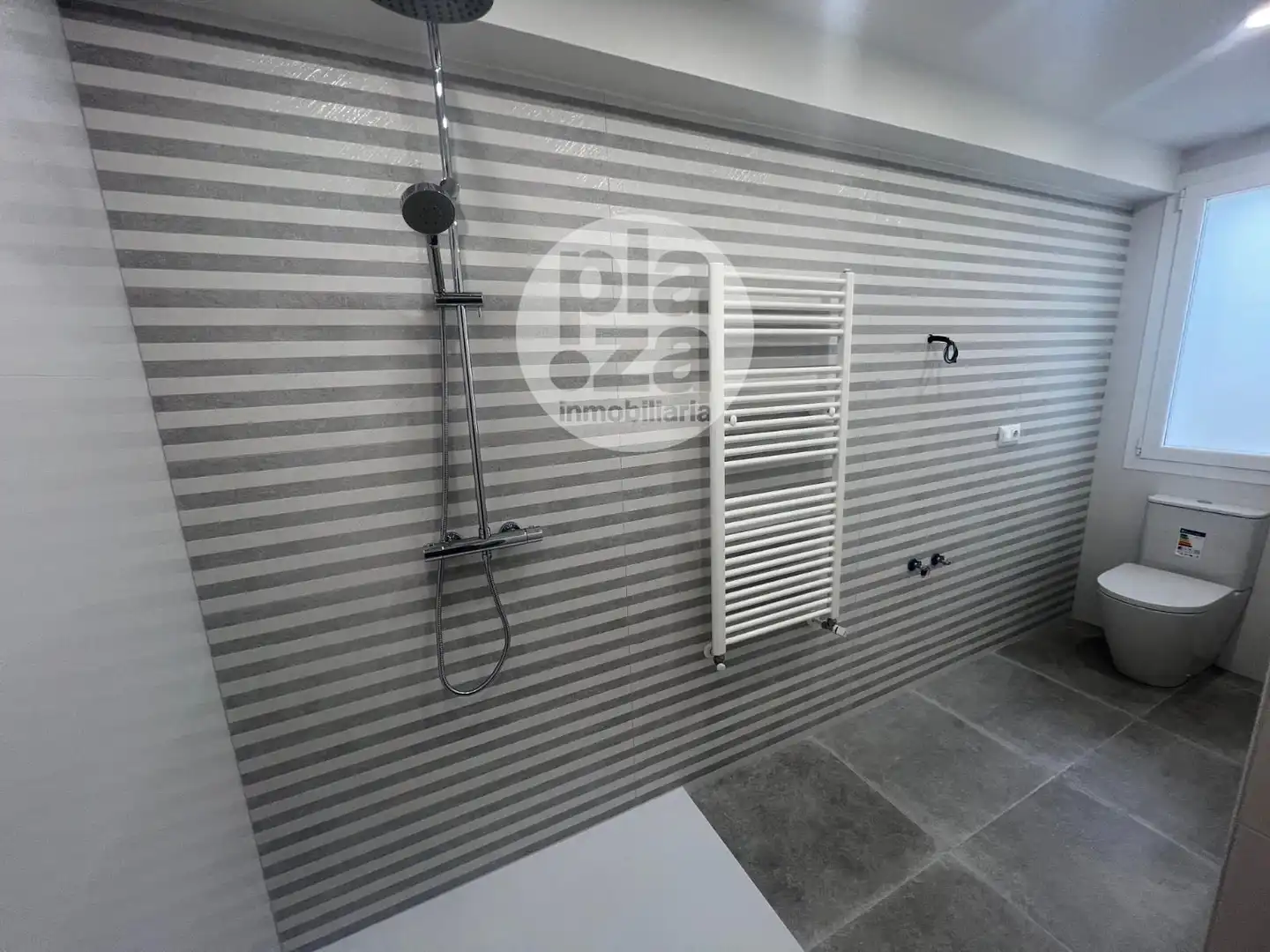 Bathroom of Flat for sale in Burgos  with Heating