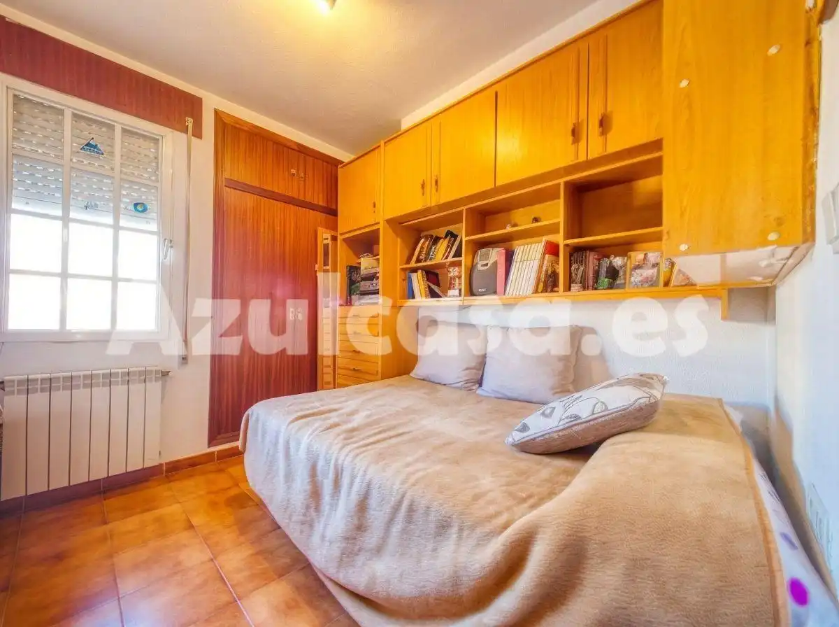 Dormitori de Casa adosada en venda en Alicante / Alacant amb Aire condicionat, Terrassa i Traster