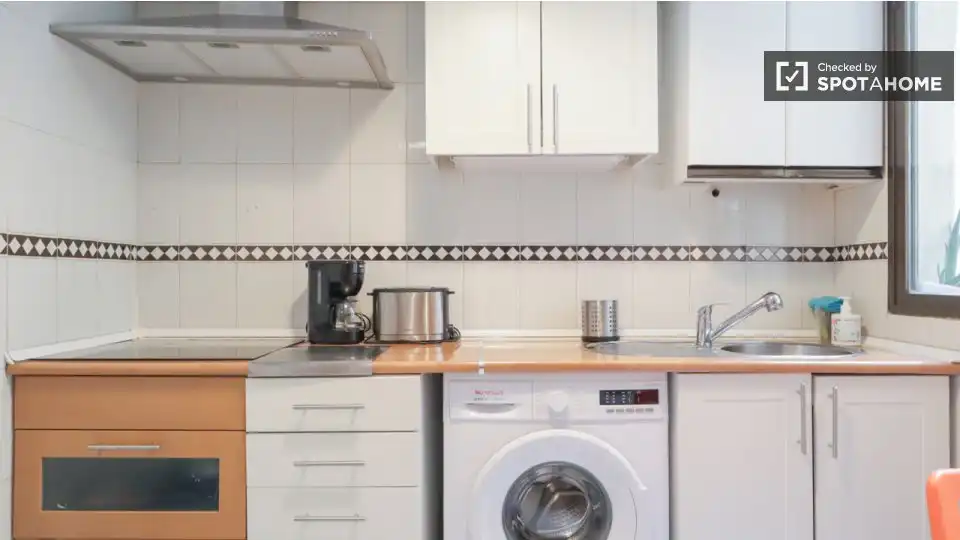 Cocina de Piso de alquiler en Madrid con Aire acondicionado, Calefacción y Amueblado