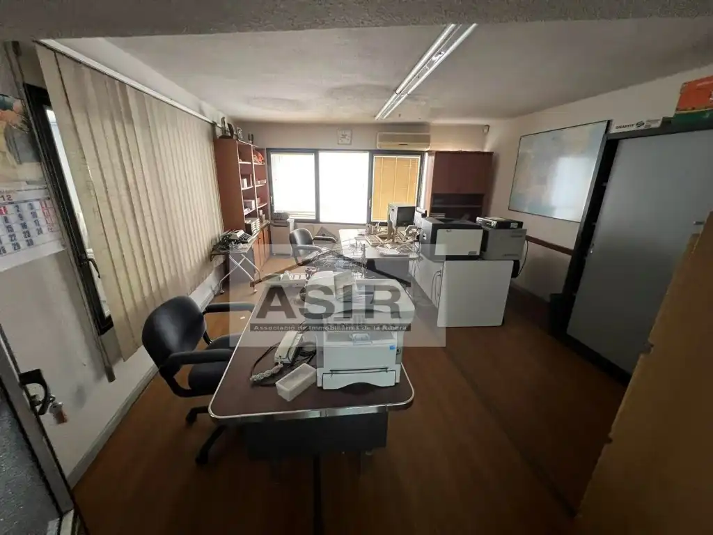 Nave industrial en venta en Corbera