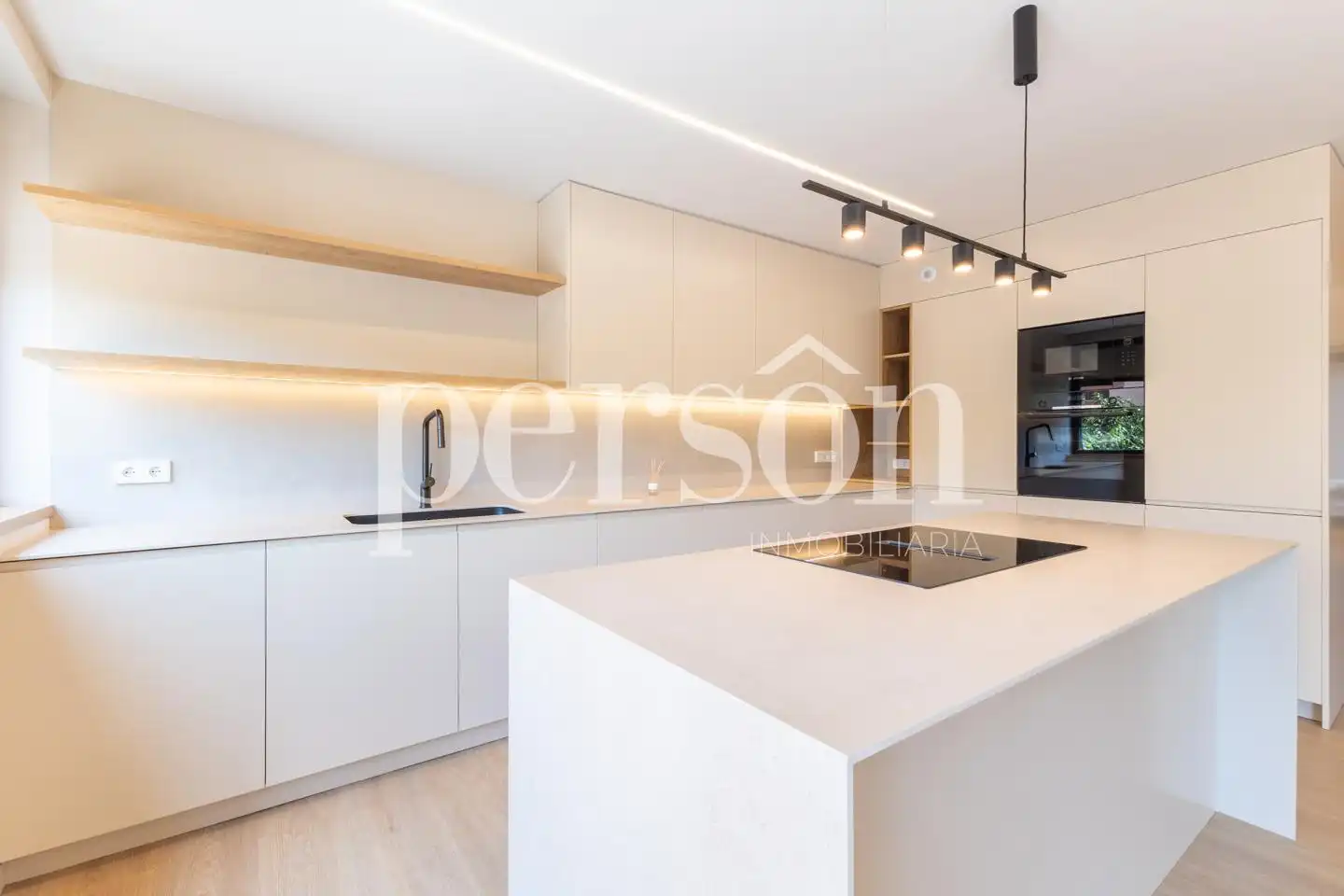 Cocina de Piso en venta en Valencia con Aire acondicionado, Jardín privado y Terraza