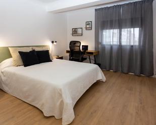 Bedroom of Flat to share in  Zaragoza Capital  with Terrace