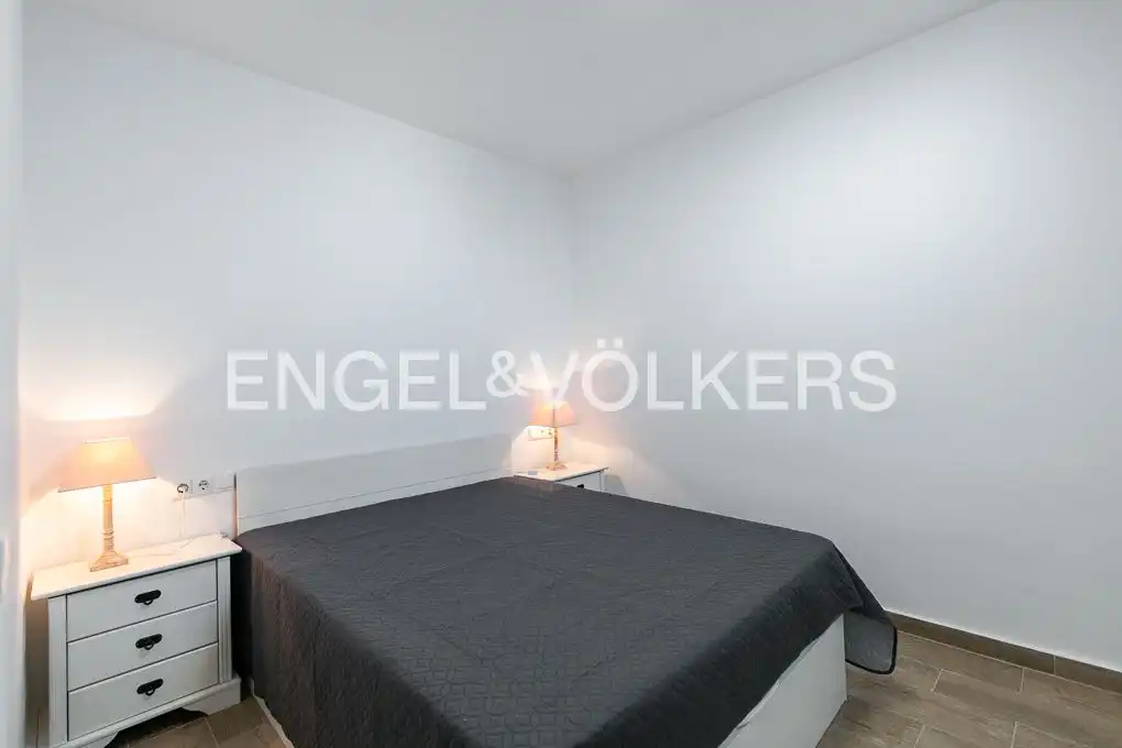 Bedroom of Houses for sale in Valencia  with Heating, Terrace and Furnished