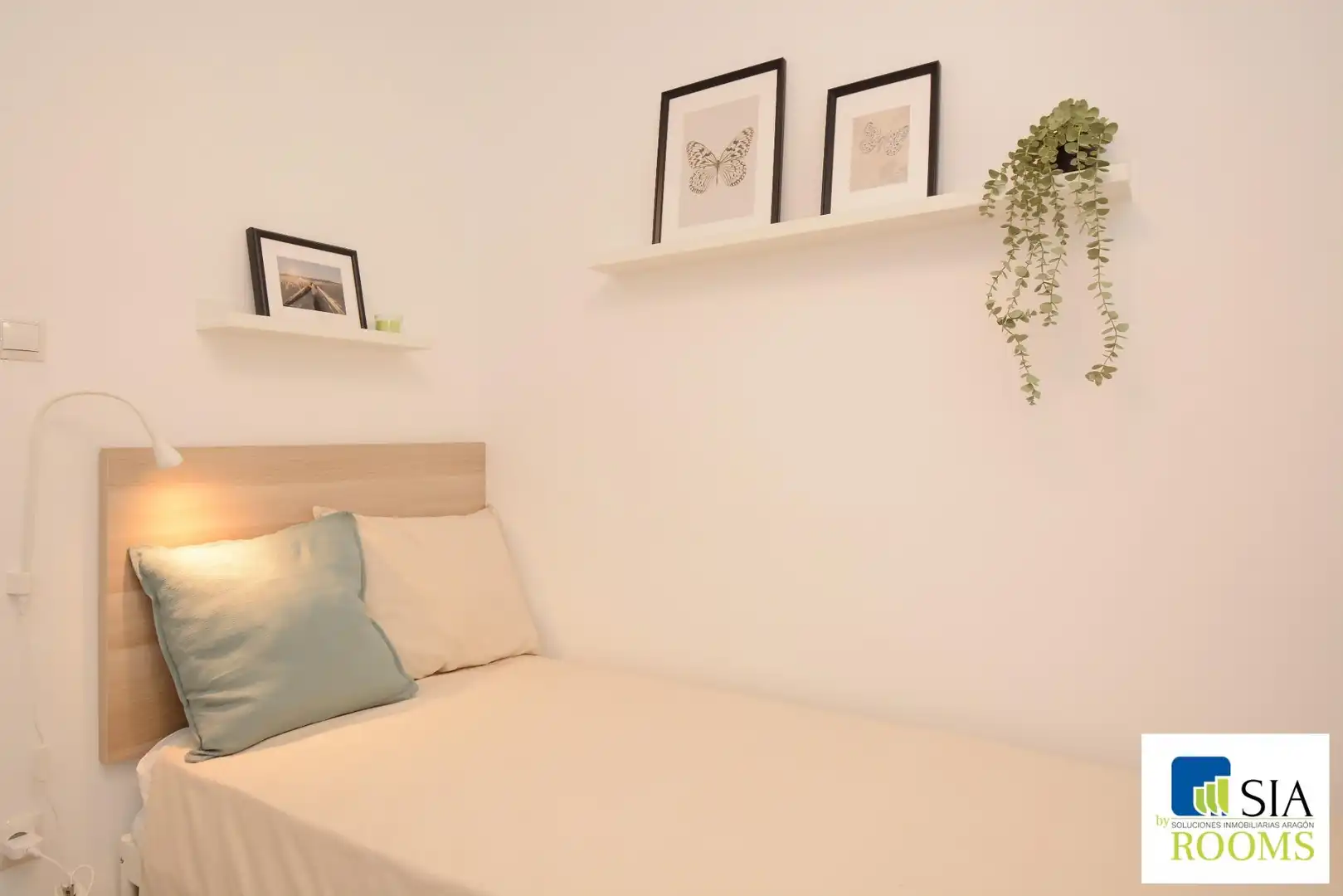 Room in Calle de Pamplona Escudero, 6, Universidad San Francisco