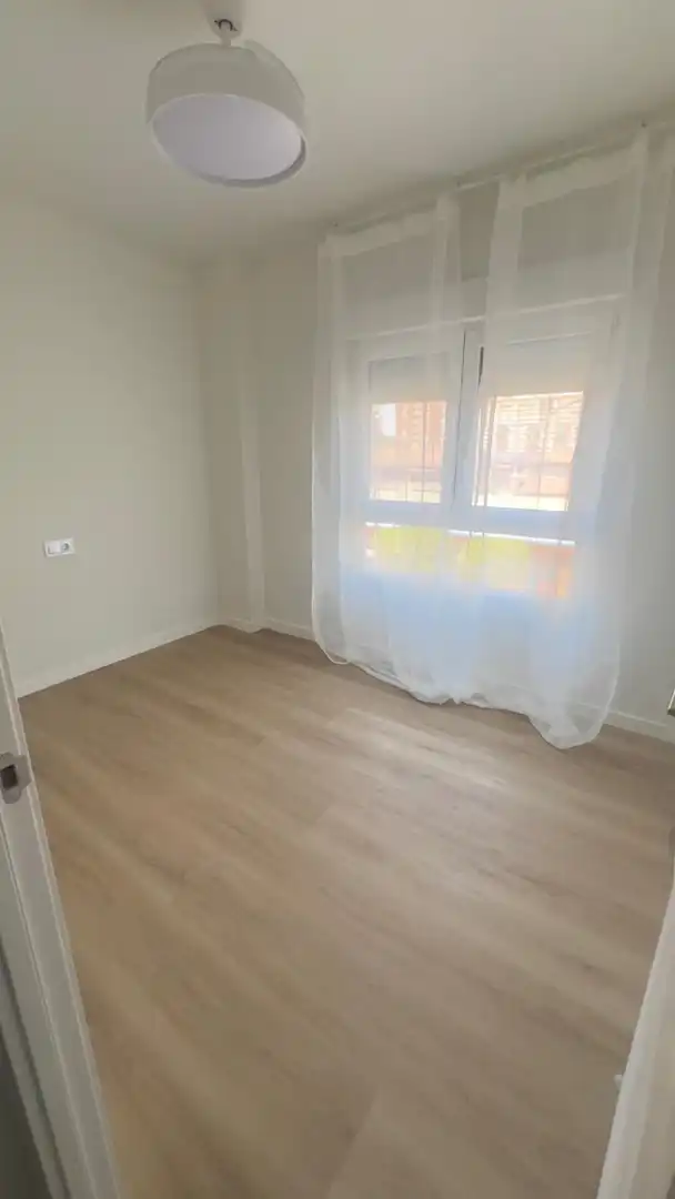 Dormitori de Apartament de lloguer en Murcia amb Aire condicionat, Moblat i Rentadora