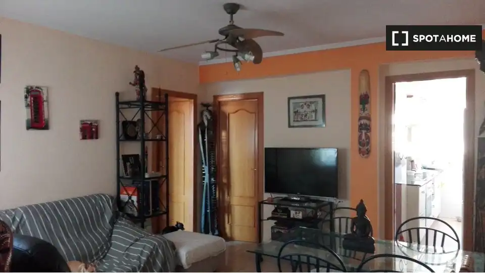 Living room of Flat for share in Valencia  with Air Conditioner, Heating and Furnished