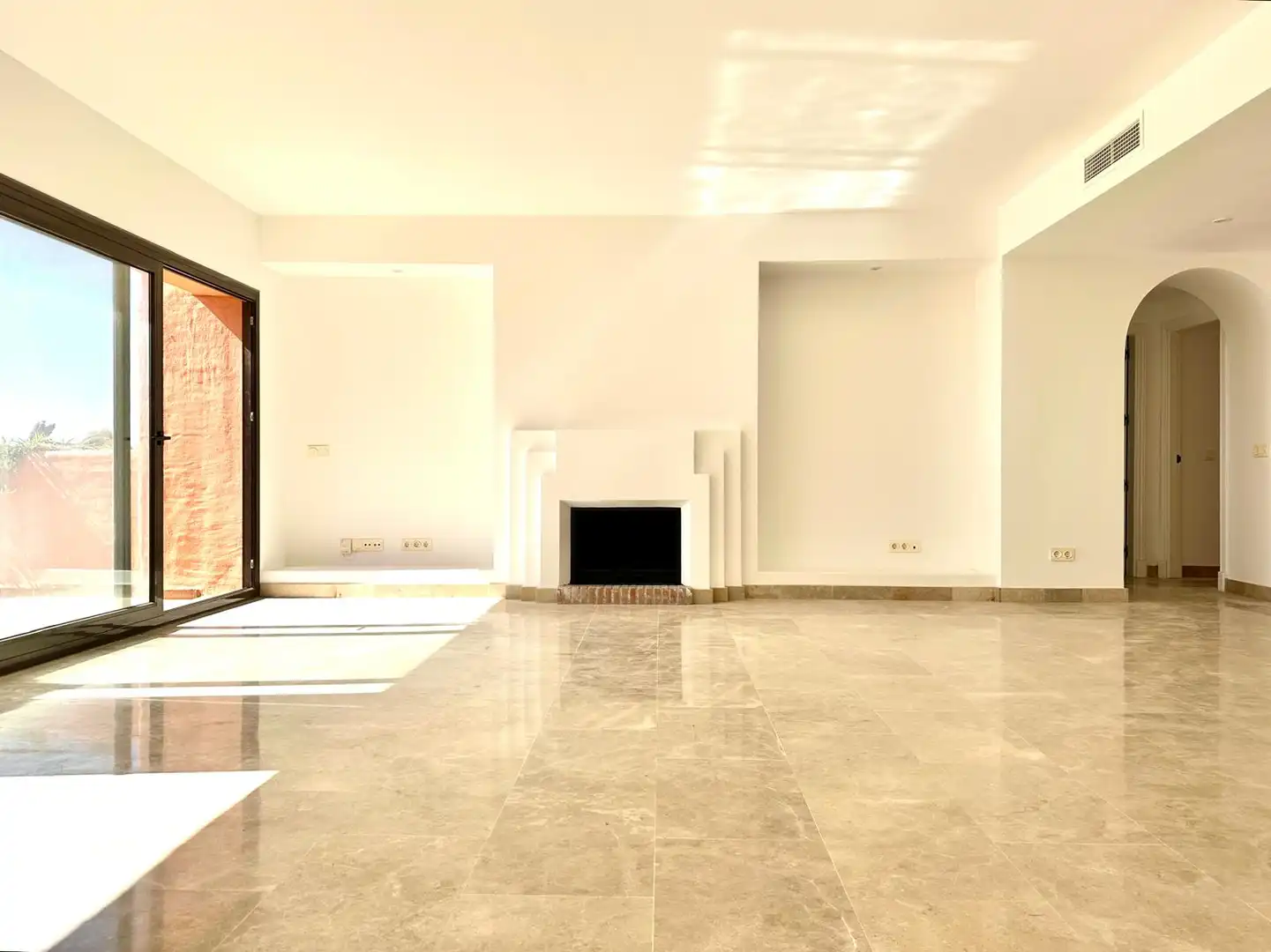 Living room of Attic for sale in Manilva  with Terrace, Oven and Washing machine