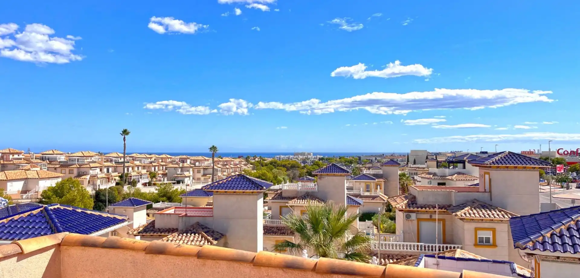 Vista exterior de Casa o xalet en venda en Orihuela amb Piscina