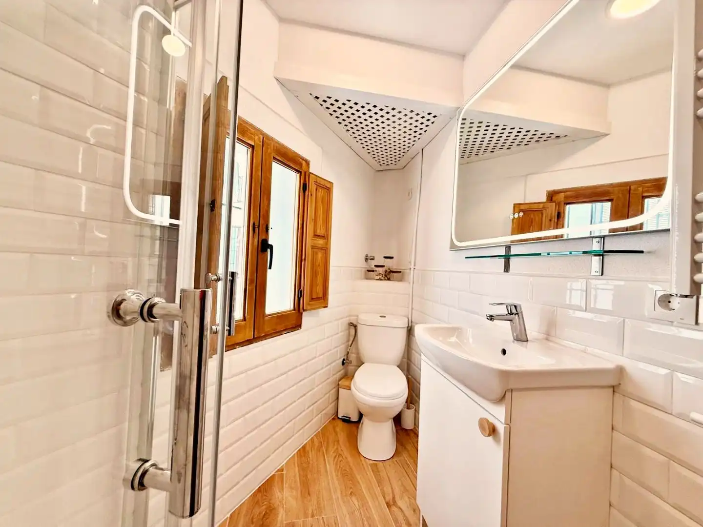 Badezimmer von Wohnung zur Miete in  Granada Capital