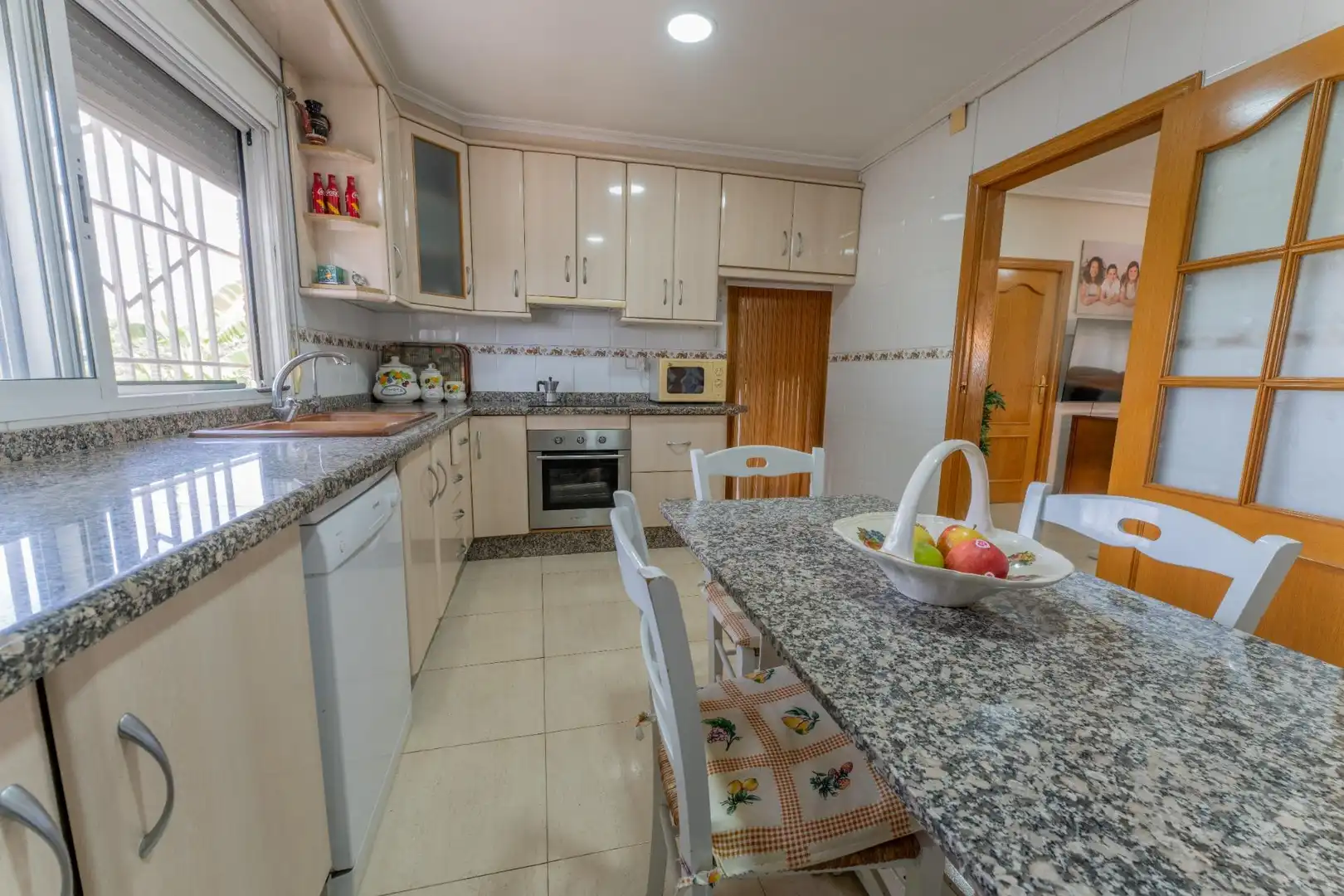 Cocina de Casa o chalet en venta en Elche / Elx con Aire acondicionado, Jardín privado y Piscina