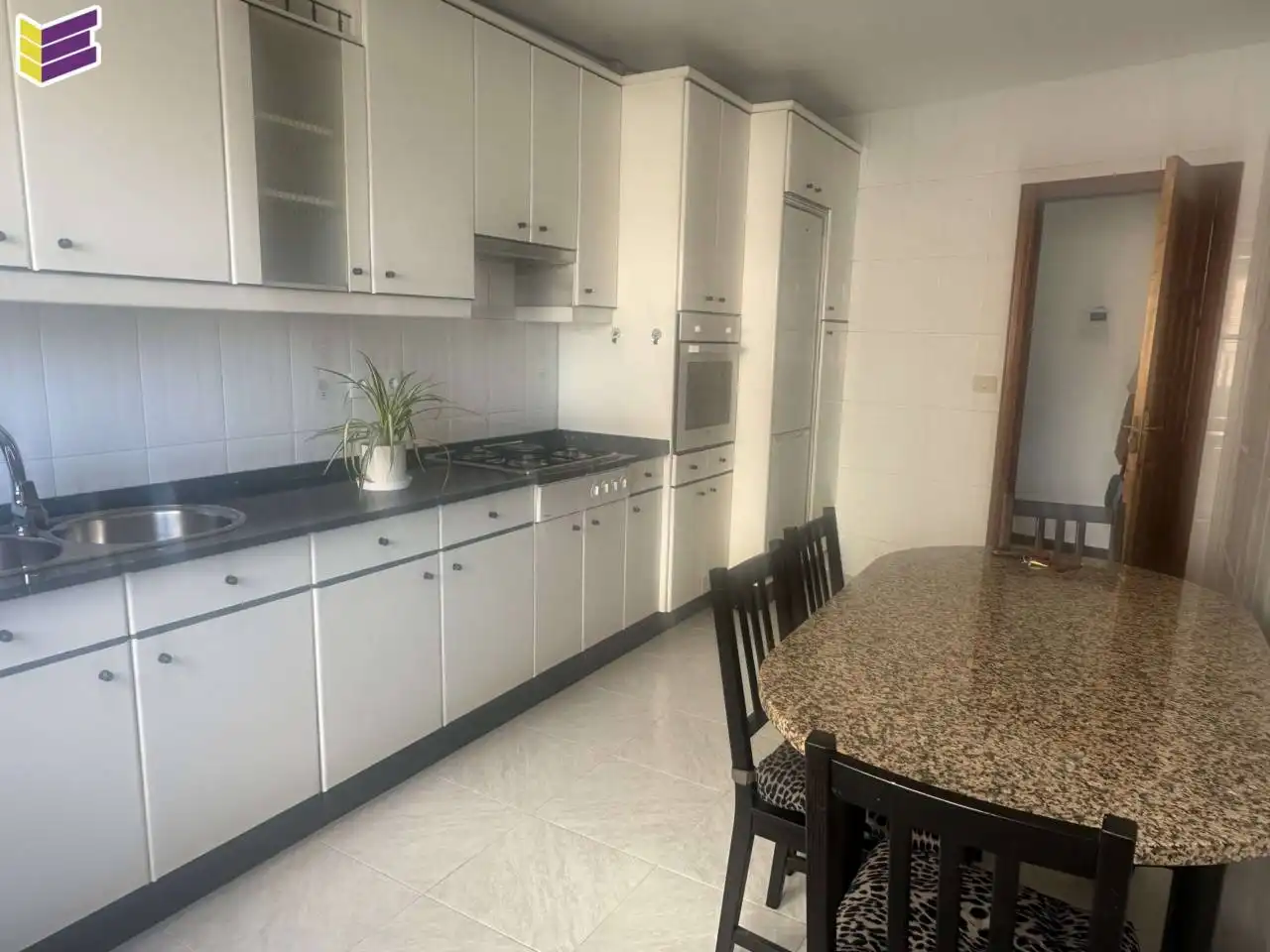 Cocina de Piso de alquiler en Redondela con Calefacción y Trastero