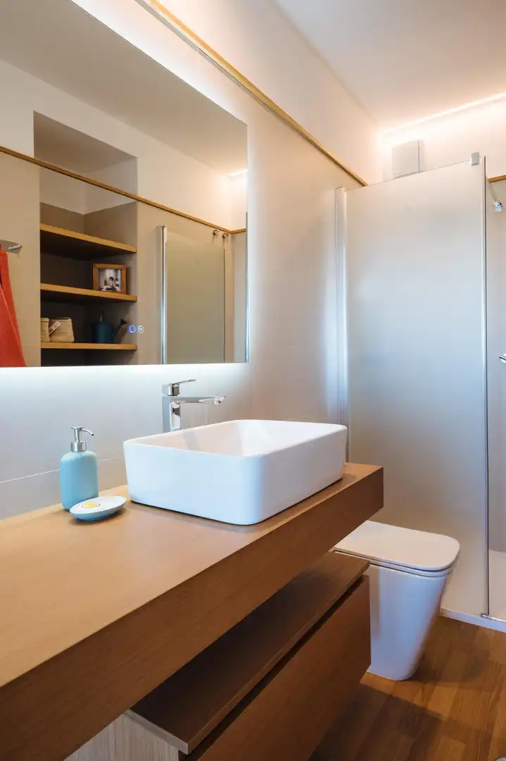 Bathroom of Flat for rent in Sevilla  with Air Conditioner and Furnished