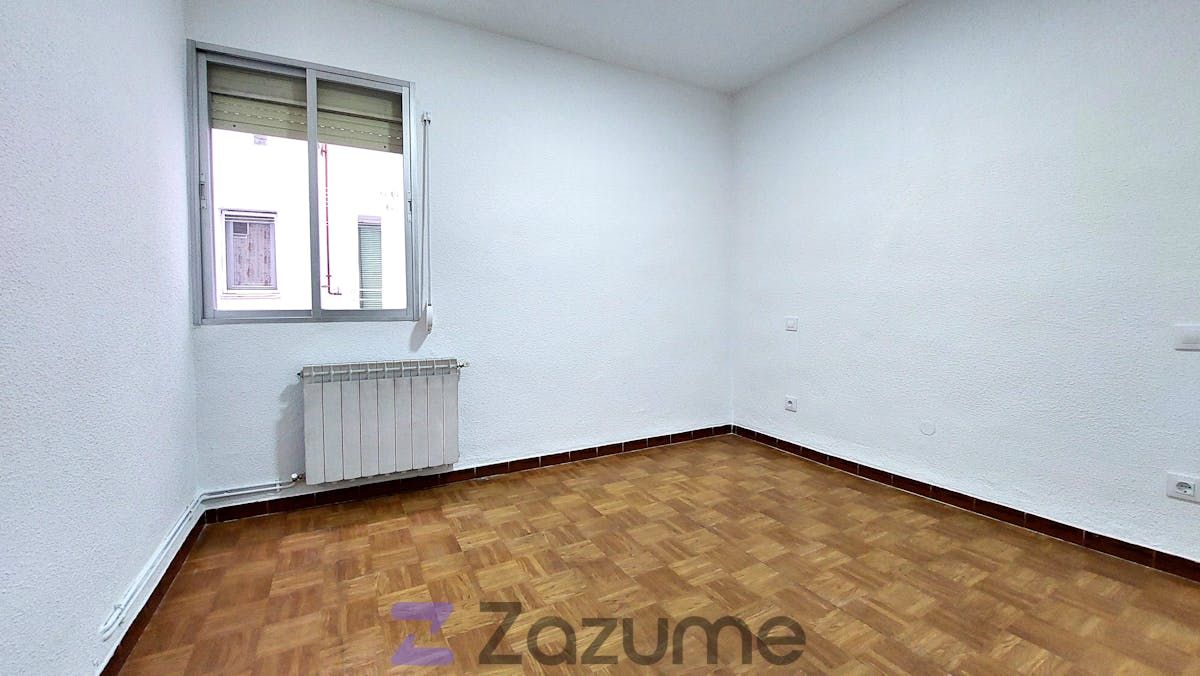Bedroom of Flat to rent in  Madrid Capital  with Air Conditioner, Heating and Oven