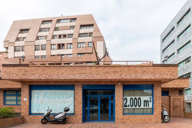 Local comercial en Alquiler en Avenida Hermanos Menéndez Pidal en Buenavista