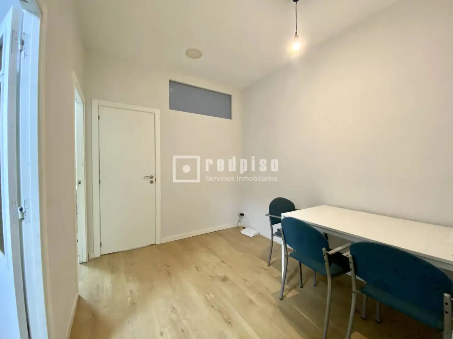 Bedroom of Flat for sale in Barcelona