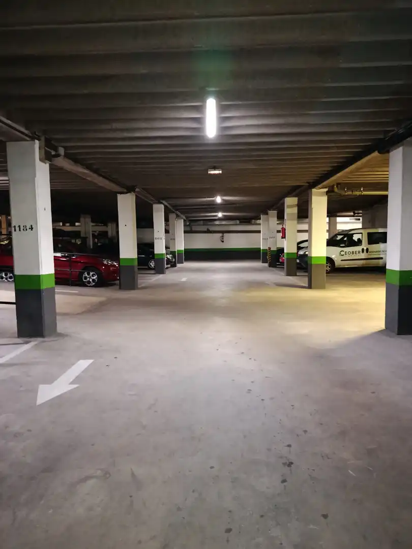 Parking for sale in Logroño - Avda de la Paz, imagen 2
