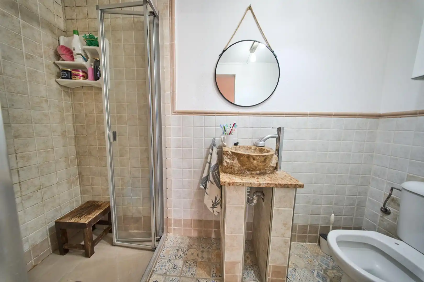 Badezimmer von Einfamilien-Reihenhaus zum Verkauf in Jun