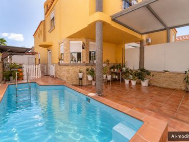 Adossat amb piscina en venda a Montaña - La Data