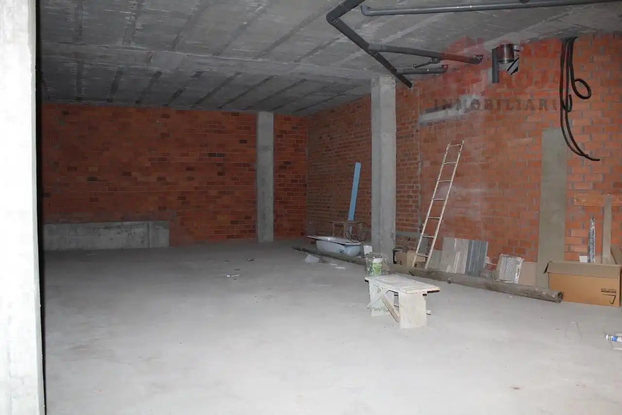 Business premises to rent in Coiro, imagen 3