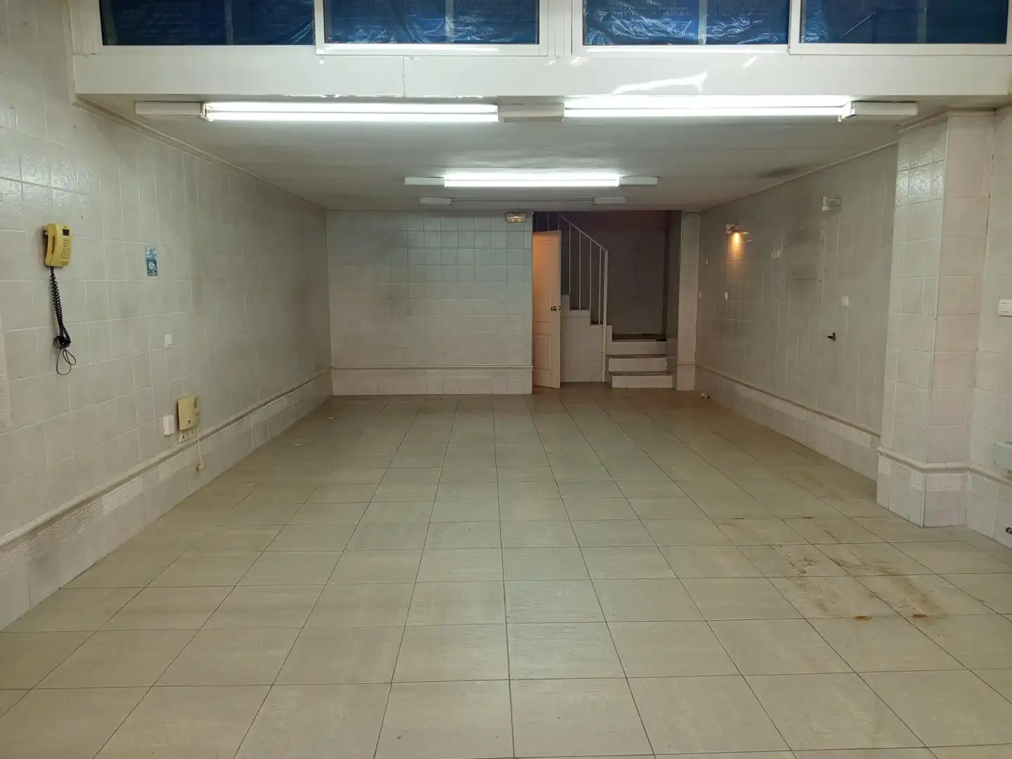Local comercial de lloguer a Genil, imagen 7