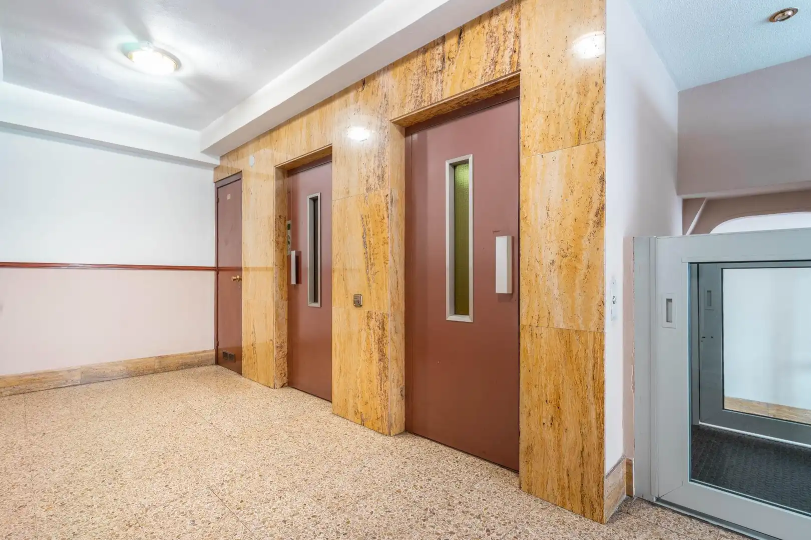 Pis en venda en Oviedo  amb Calefacció, Terrassa i Traster