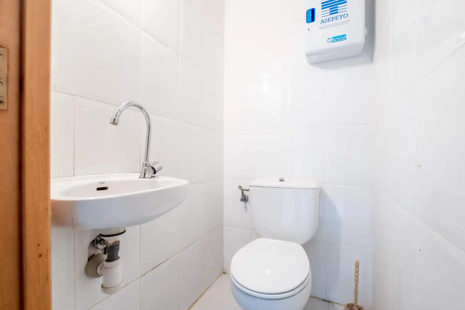 Bathroom of Commercial properties for sale in Zaragoza