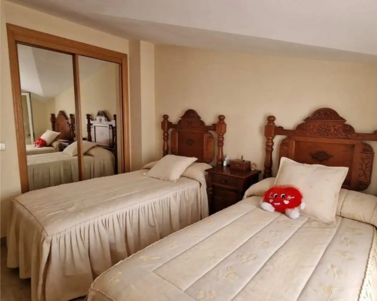 Schlafzimmer von Maisonette zum Verkauf in Plasencia mit Klimaanlage, Heizung und Terrasse