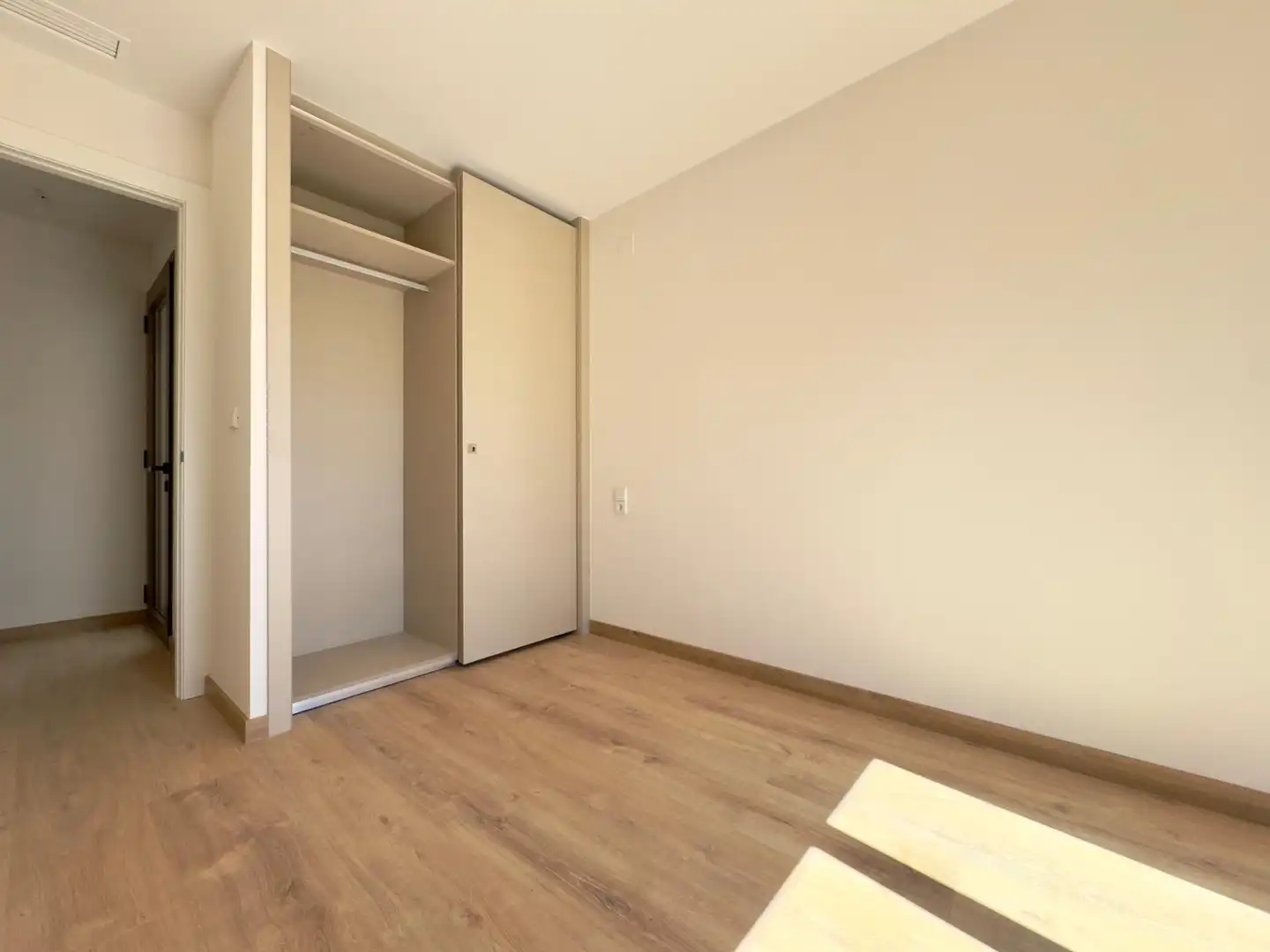 Schlafzimmer von Wohnung zum Verkauf in Hondón de las Nieves / El Fondó de les Neus mit Balkon