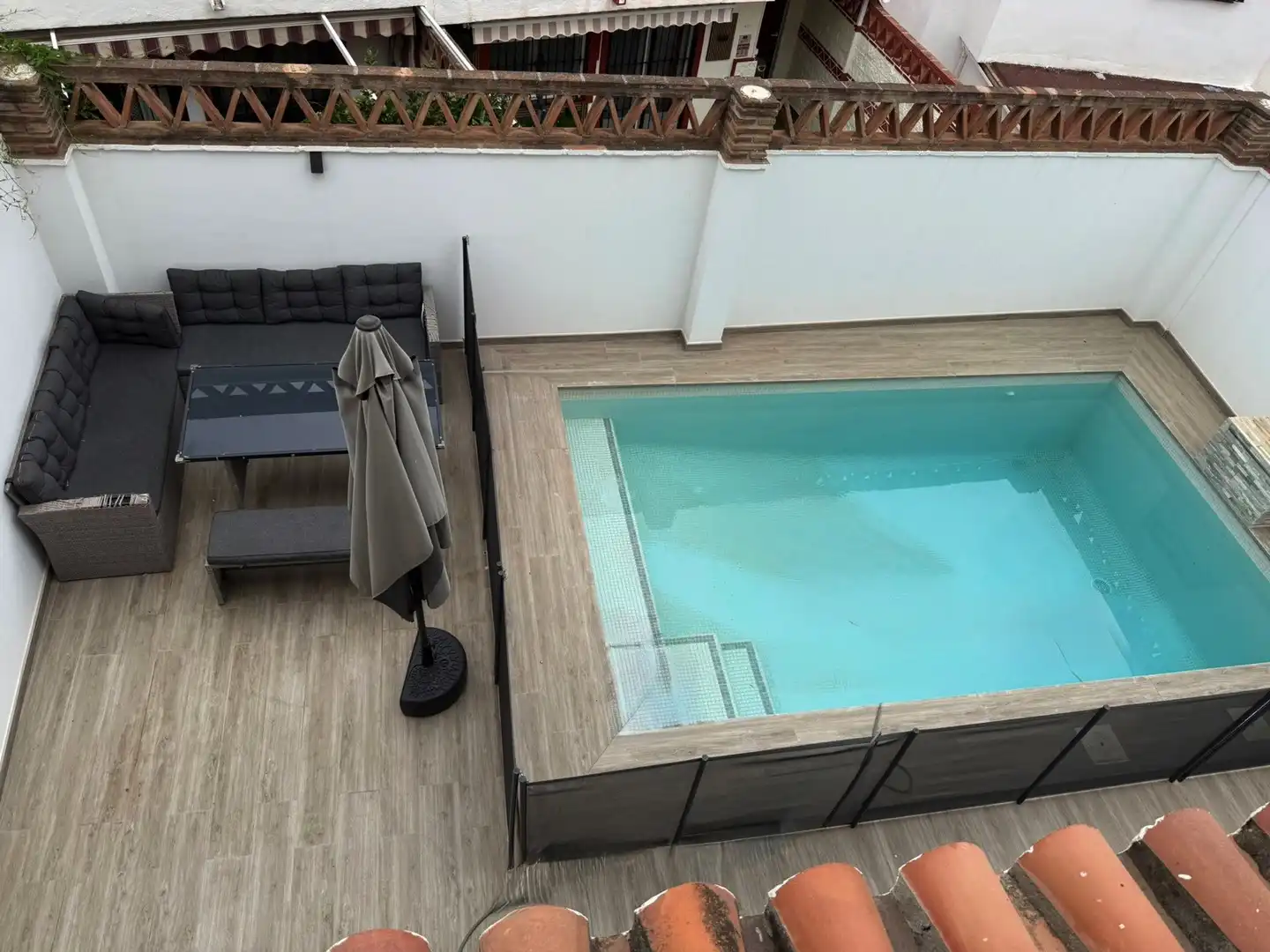 Piscina de Casa adosada en venta en Marbella con Aire acondicionado, Terraza y Trastero