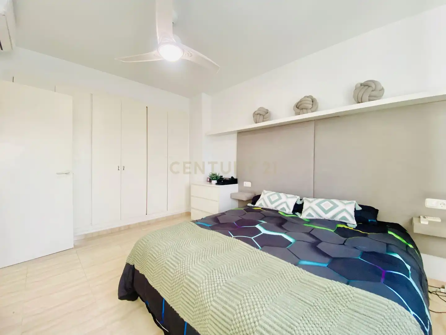 Habitación de Apartamento en venta en El Ejido con Jardín privado