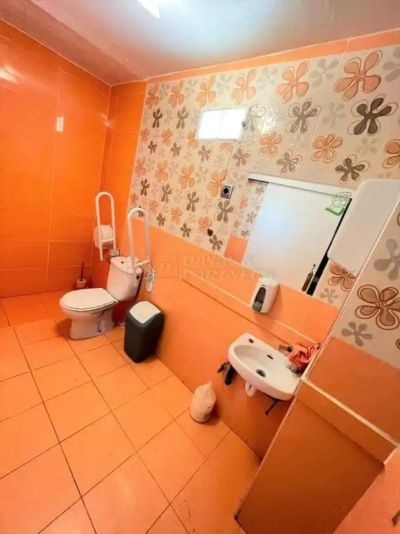 Badezimmer von Geschaftsraum zum Verkauf in Torrevieja mit Klimaanlage