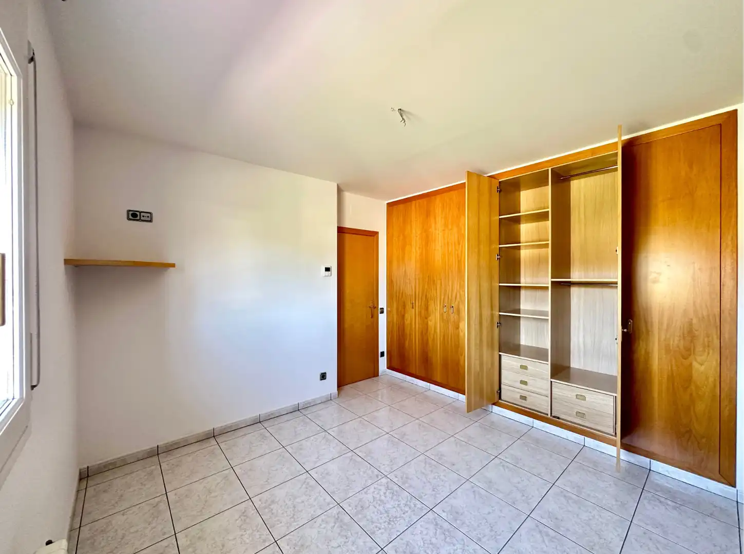 Schlafzimmer von Einfamilien-Reihenhaus zum Verkauf in Taradell mit Heizung, Privatgarten und Terrasse