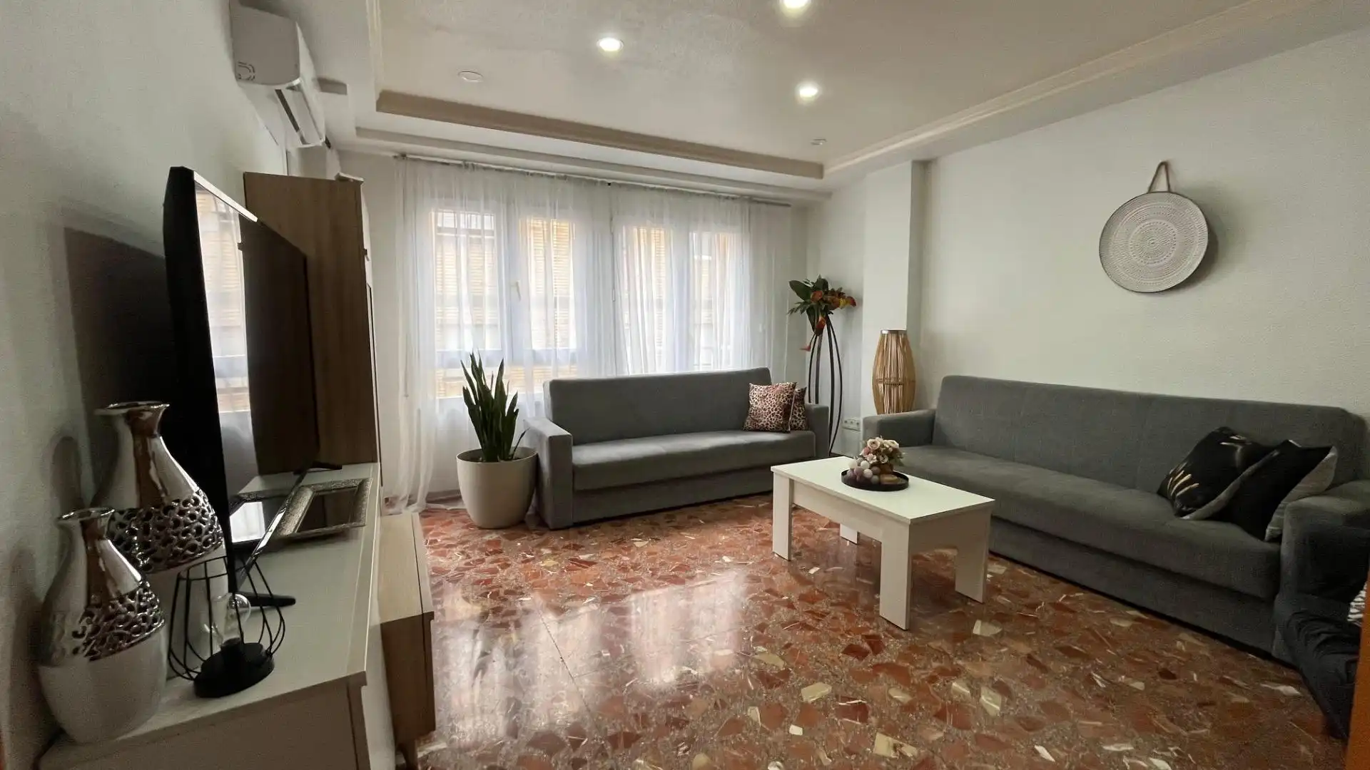 Living room of Flat for sale in Elche / Elx  with Air Conditioner, Furnished and Balcony