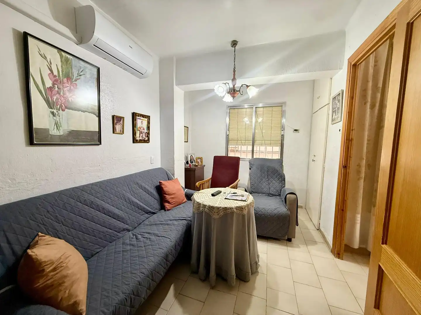 Sala de estar de Piso en venta en Almería con Aire acondicionado, Amueblado y Balcón