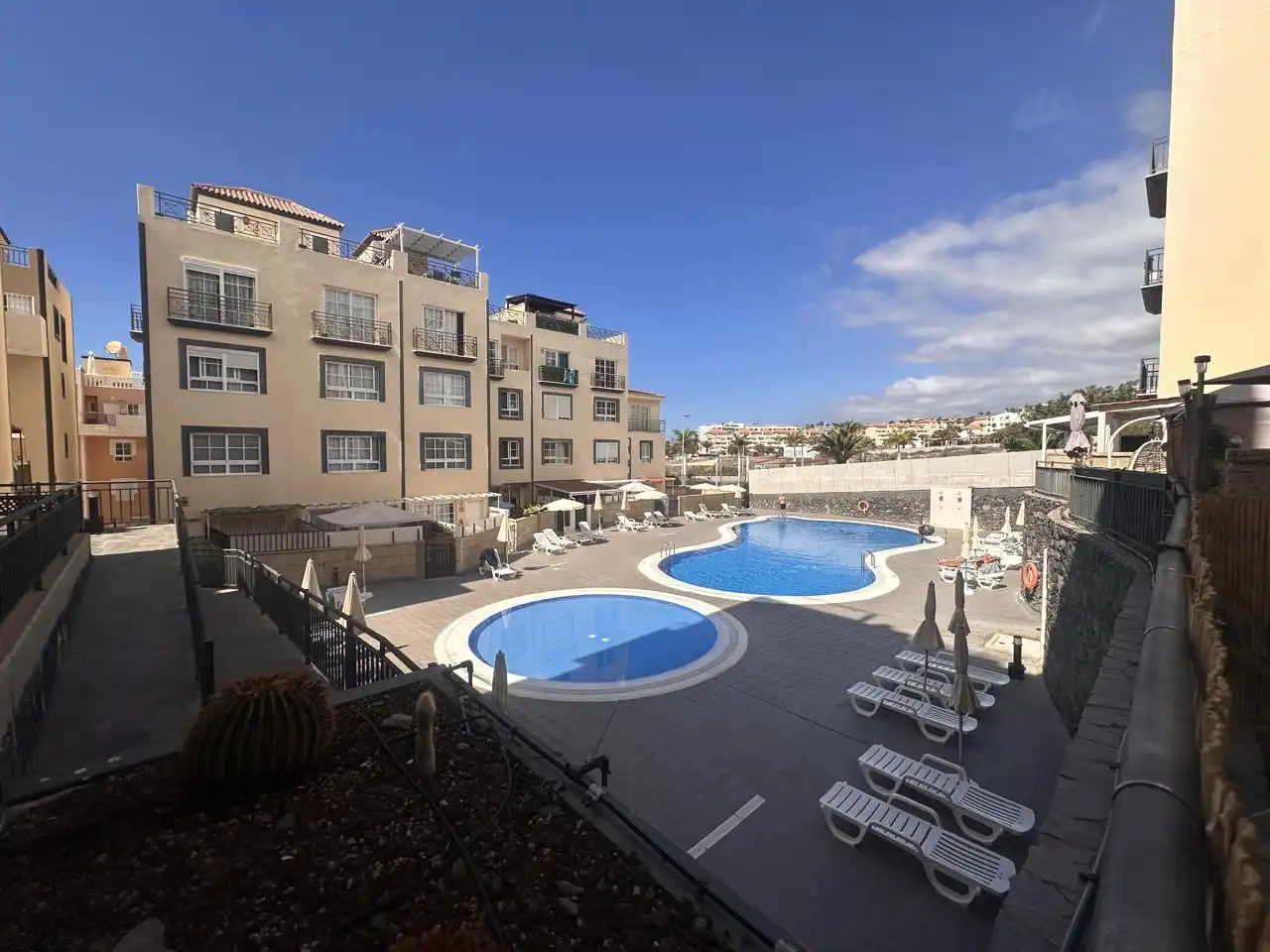 Piscina de Apartamento en venta en Adeje con Aire acondicionado, Terraza y Piscina comunitaria