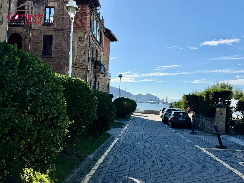 Vista exterior de Dúplex en venda en Getxo  amb Calefacció, Terrassa i Traster