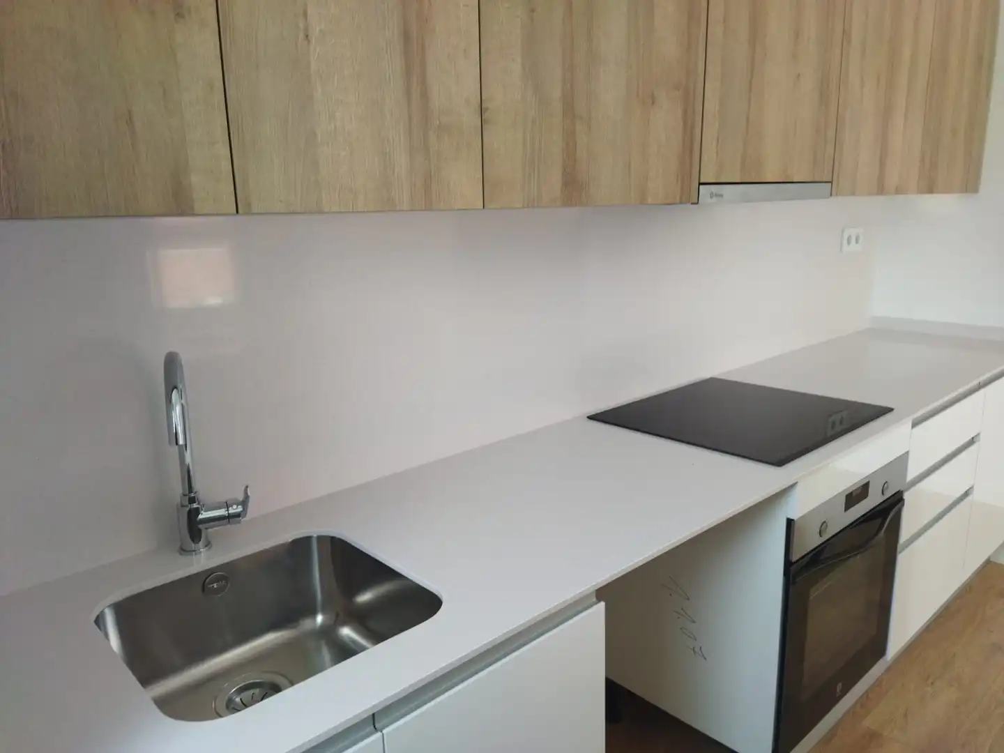 Cuina de Apartament de lloguer en Estepona amb Aire condicionat, Terrassa i Traster
