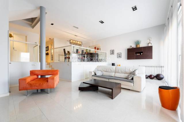 Casa-chalet en Venta en Centro Comercial - Hospital