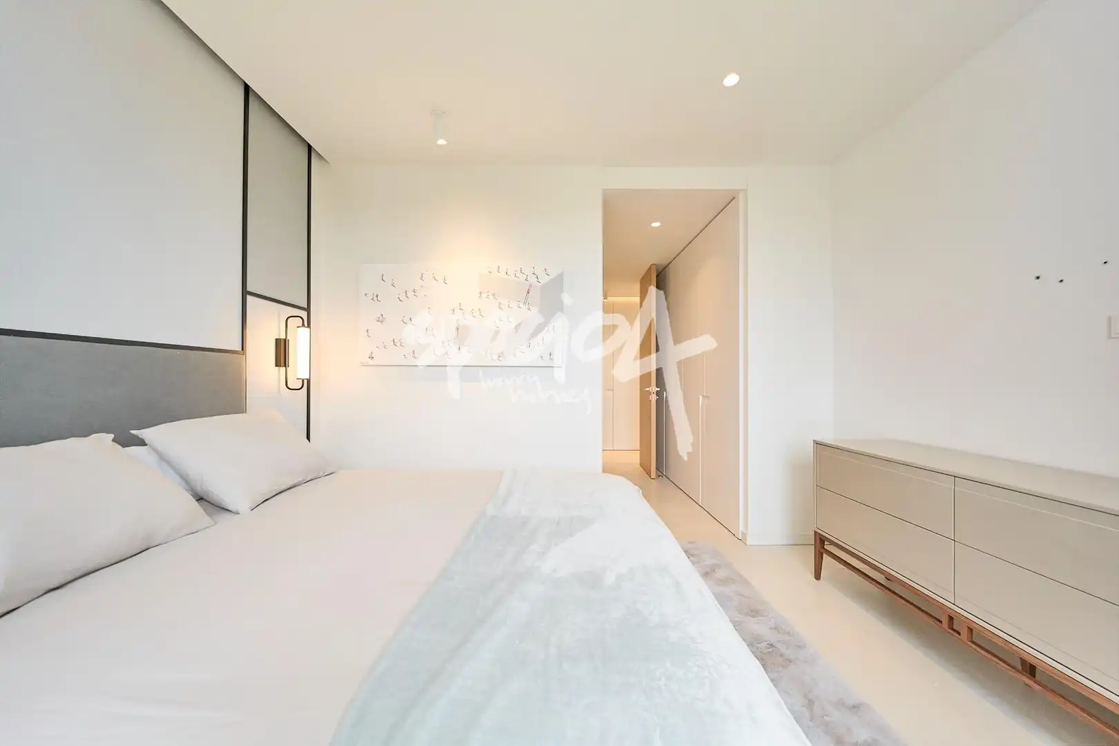 Habitación de Ático de alquiler en Pozuelo de Alarcón con Aire acondicionado, Calefacción y Jardín privado