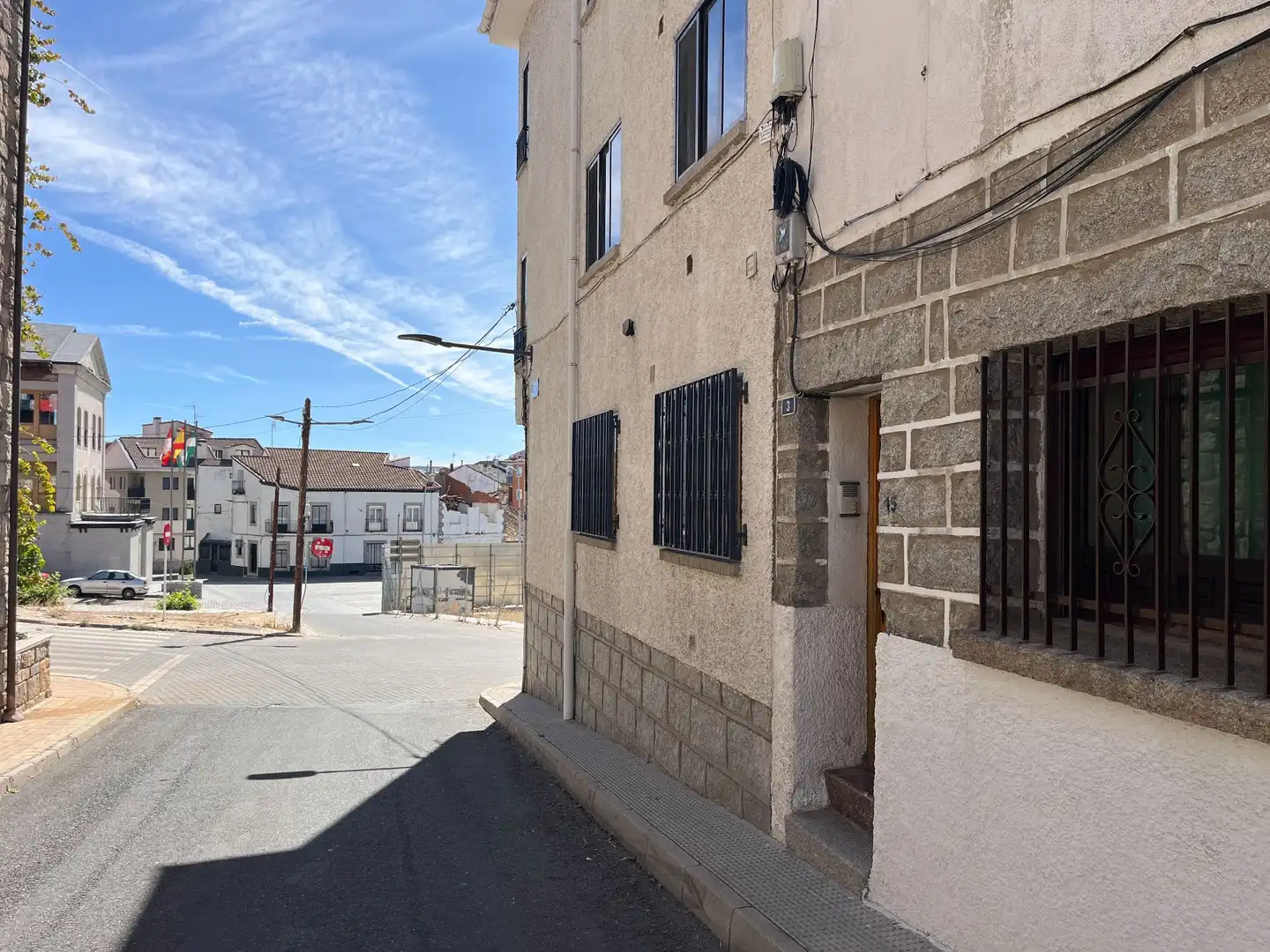 Vista exterior de Piso en venta en Las Navas del Marqués  con Calefacción y Trastero