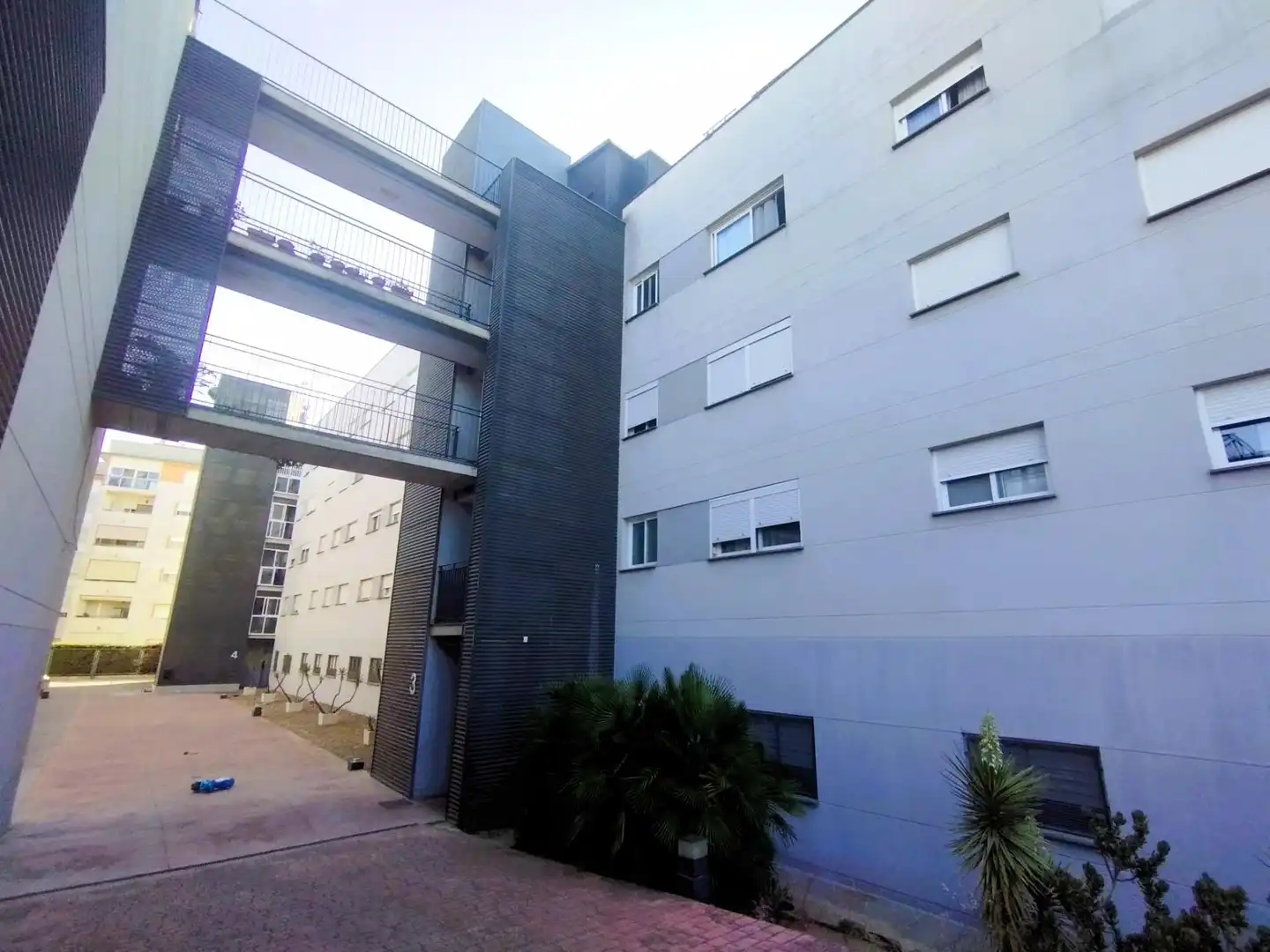 Vista exterior de Pis en venda en Puerto Real amb Calefacció i Traster