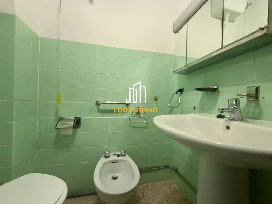 Baño de Piso en venta en  Logroño con Calefacción, Amueblado y Balcón