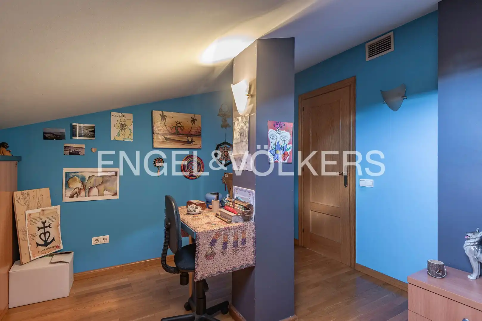 Ático en venta en Sant Joan Despí con Aire acondicionado, Calefacción y Parquet