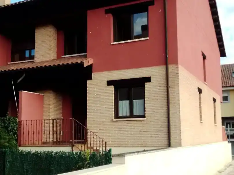Vista exterior de Casa adosada de lloguer en Villaquilambre, León